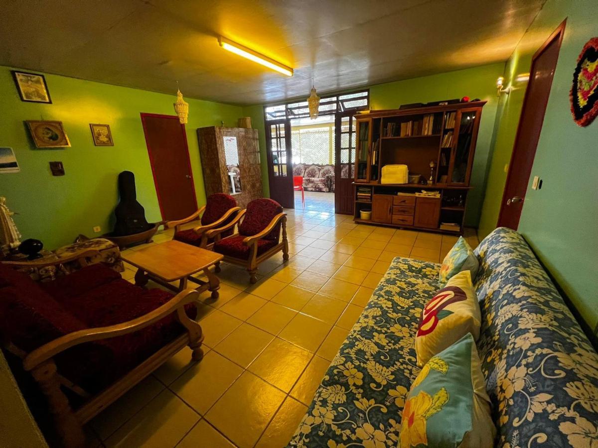 Pension Punahaa Nuku Hiva Exterior photo